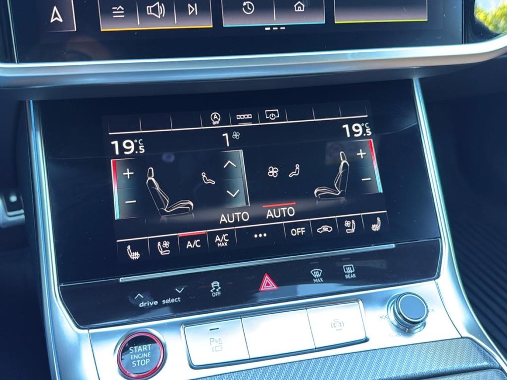 Audi RS6 Avant 4.0 mhev performance quattro tiptronic