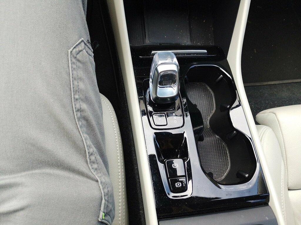 Volvo XC40 2.0 b3 Ultimate Dark auto