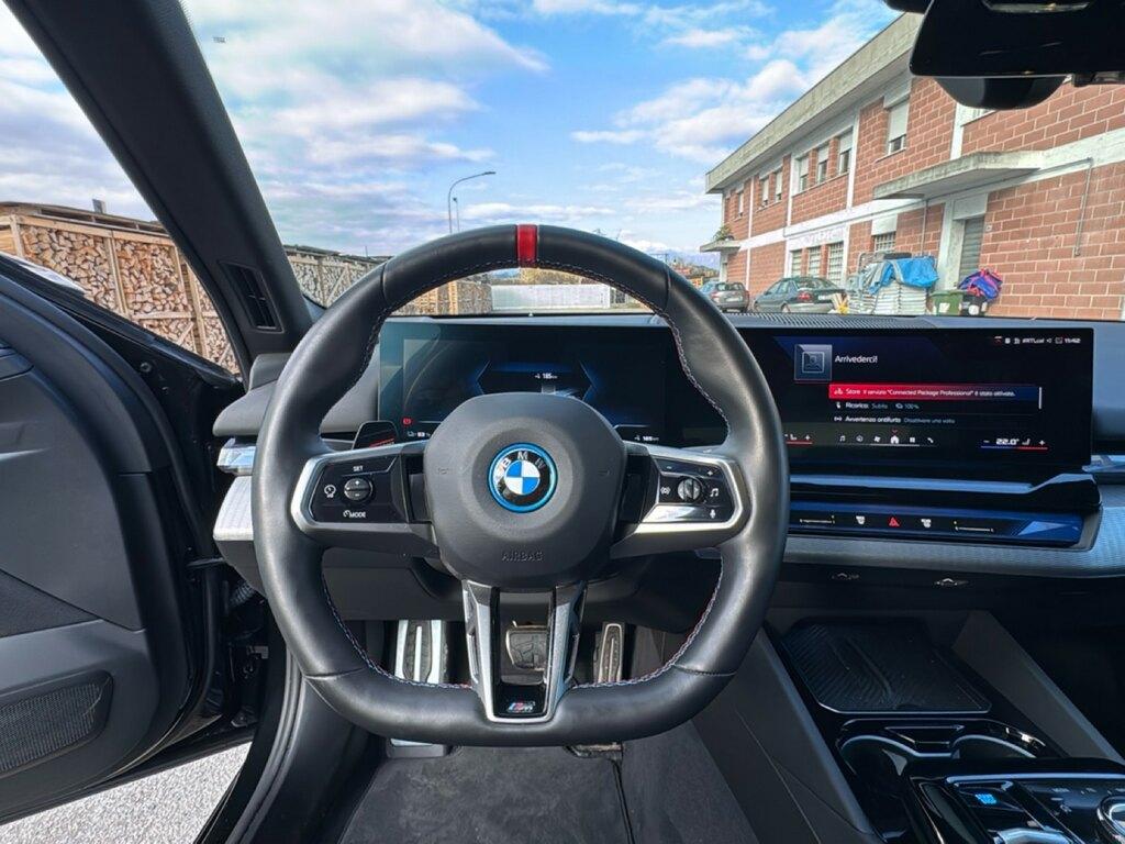BMW i5 M60 auto