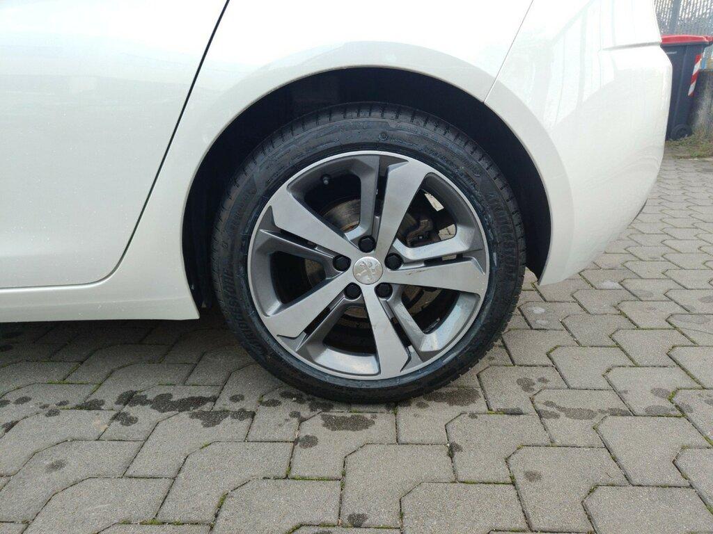 Peugeot 308 5p 1.2 puretech t. Allure s&s 130cv my18