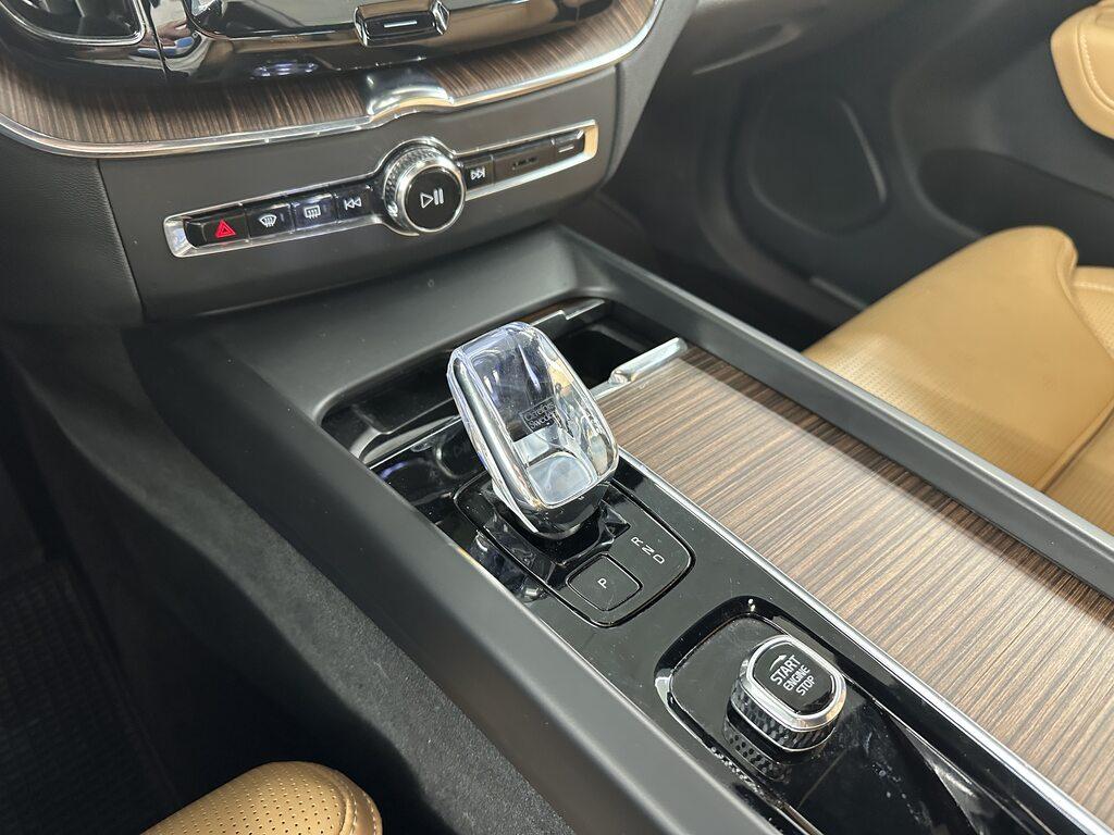 Volvo XC60 2.0 b5 Ultimate Bright awd auto