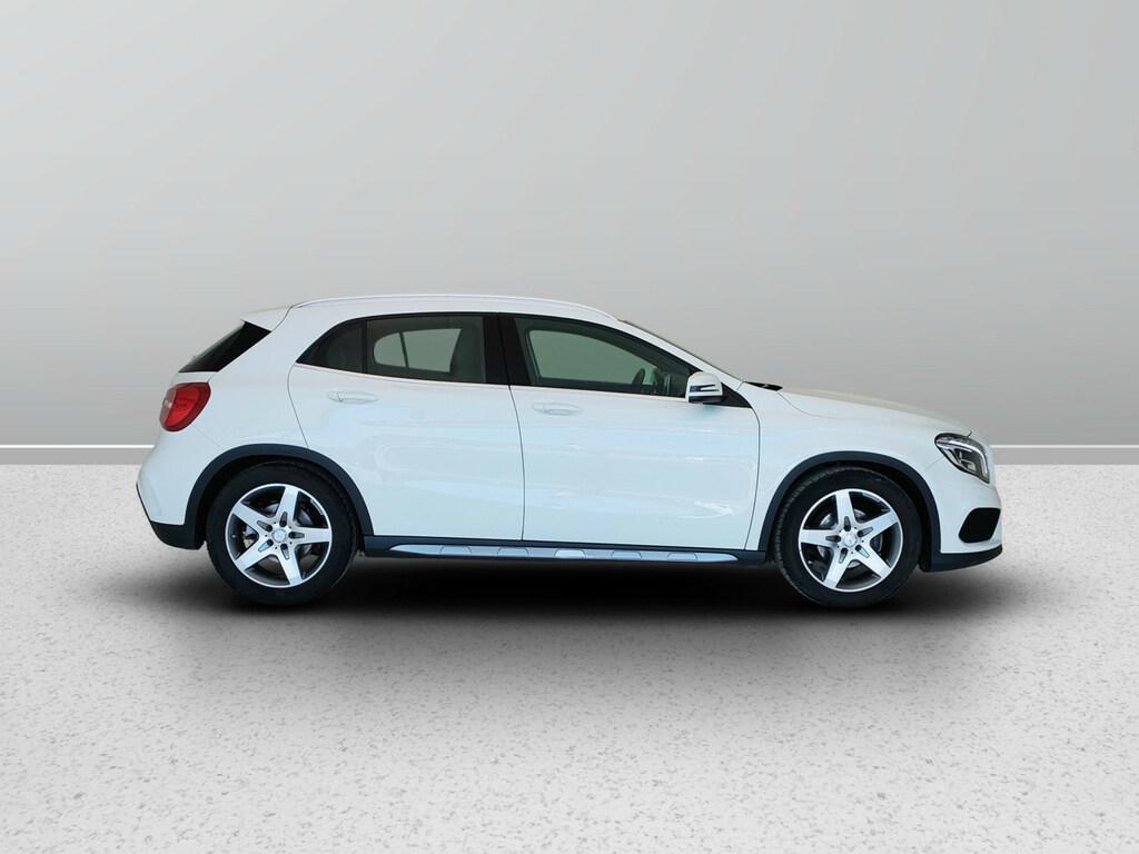 Mercedes GLA 200 d (cdi) Premium 4matic auto