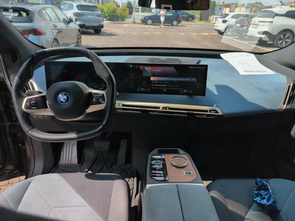 BMW iX xdrive40 pacchetto sportivo