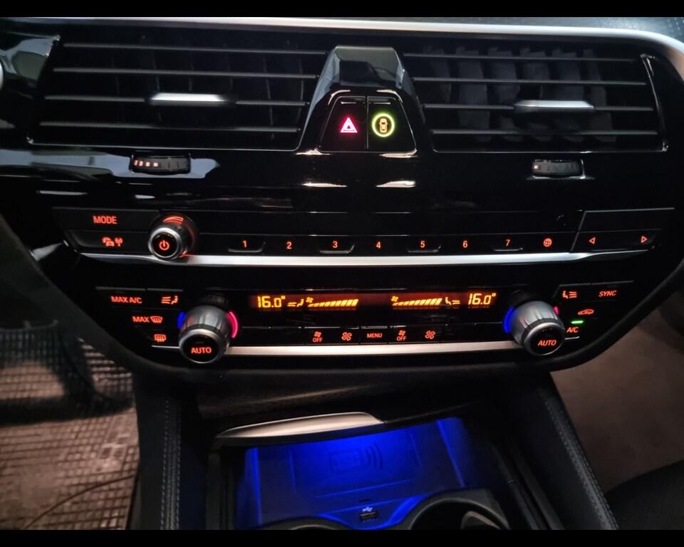 BMW Serie 5 520d Touring mhev 48V xdrive Msport auto