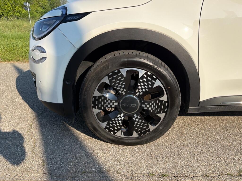 Fiat 600 1.2 hybrid La Prima