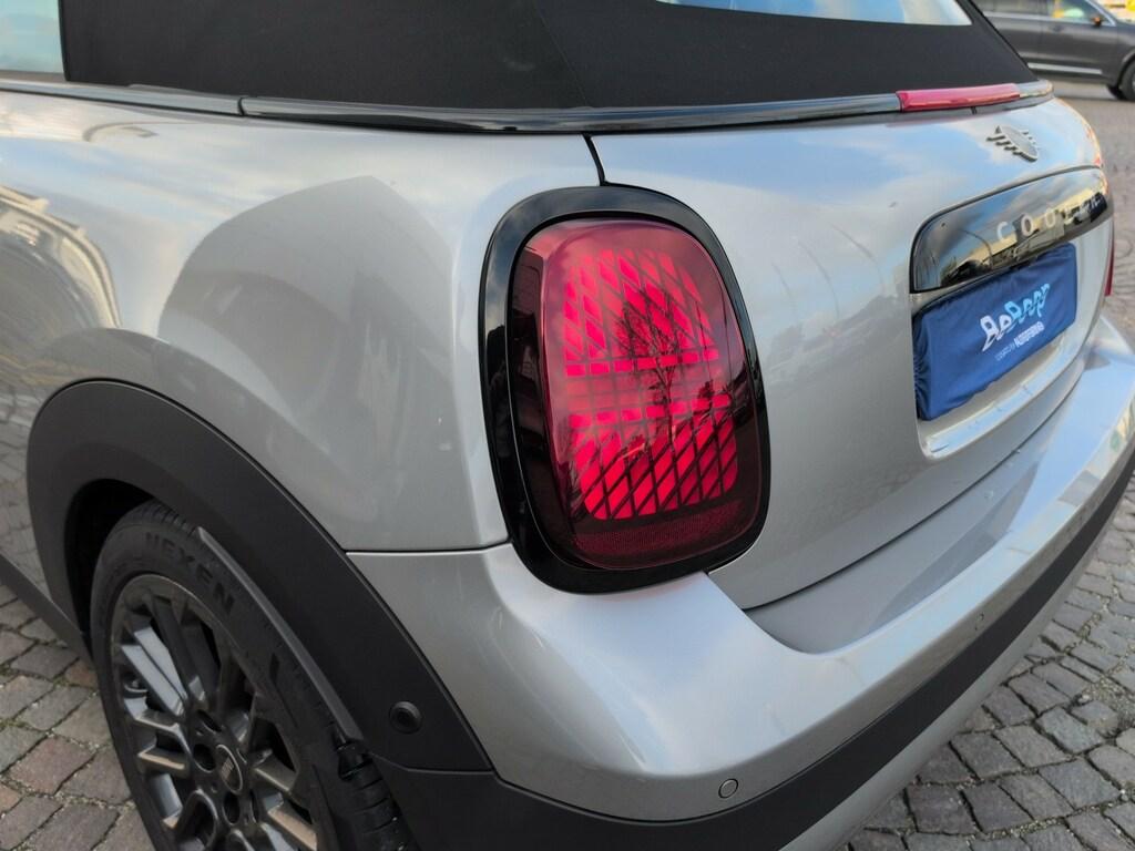 Mini Mini Cooper Cabrio 2.0 C Favoured auto