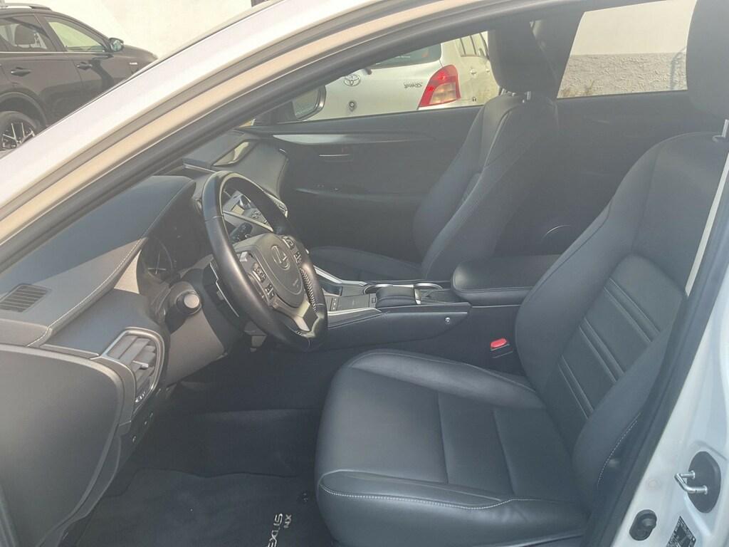 Lexus NX 300 h 2.5 Premium 4wd cvt