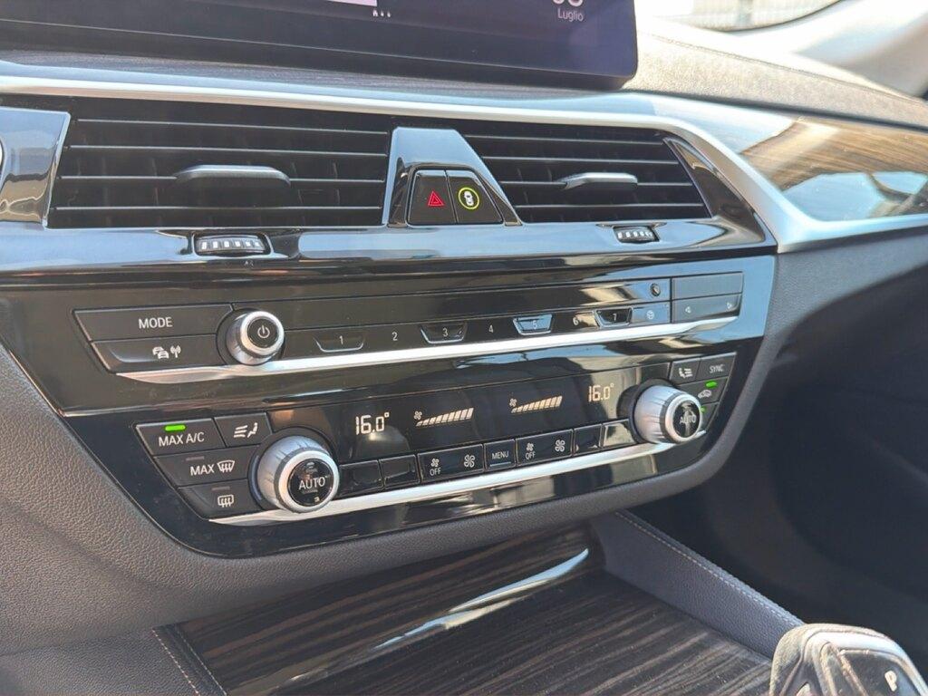 BMW Serie 5 520d Touring mhev 48V Luxury auto