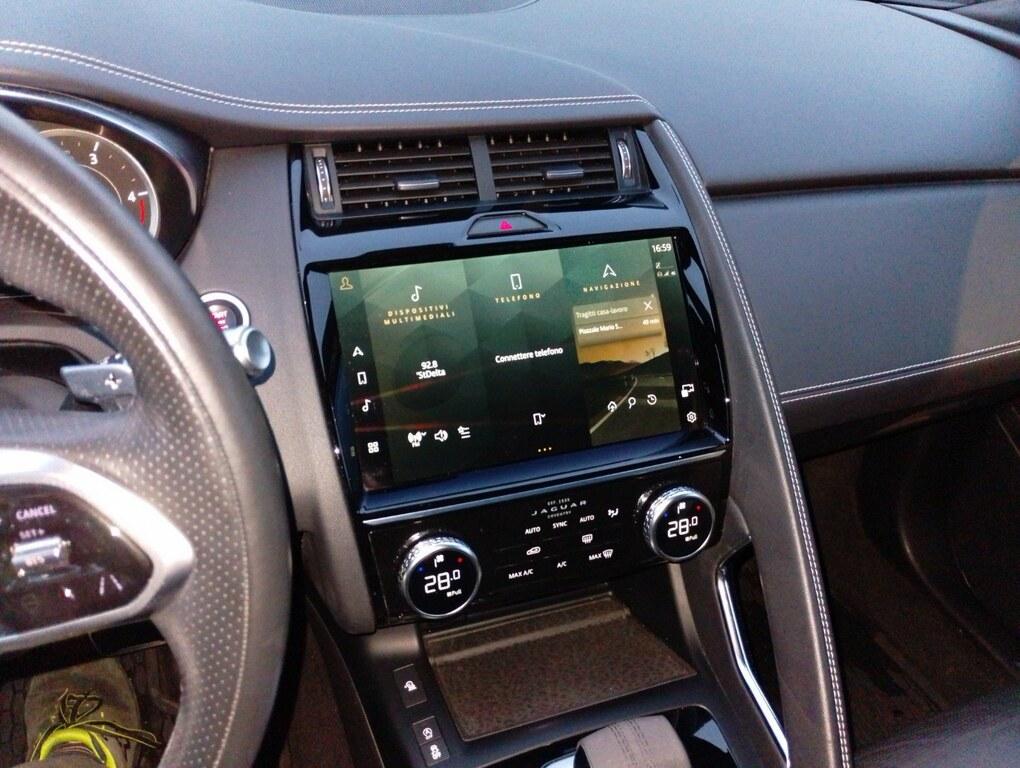 Jaguar E-Pace 2.0 D163 R-Dynamic SE awd auto