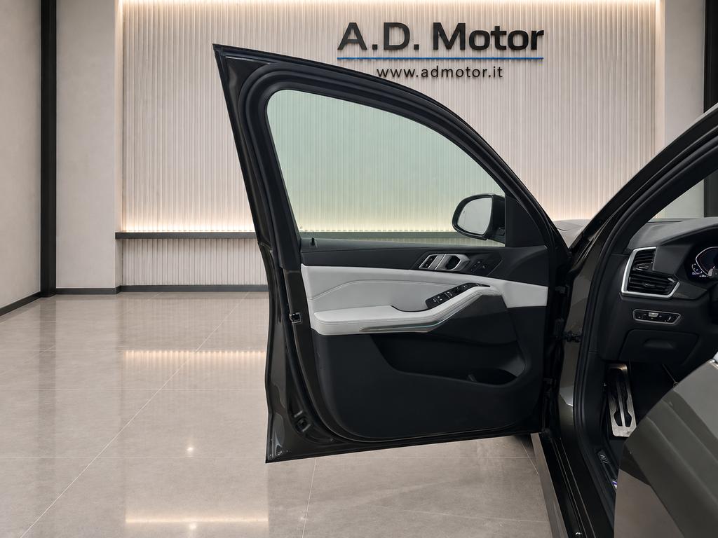 BMW X5 xdrive30d mhev 48V Msport auto