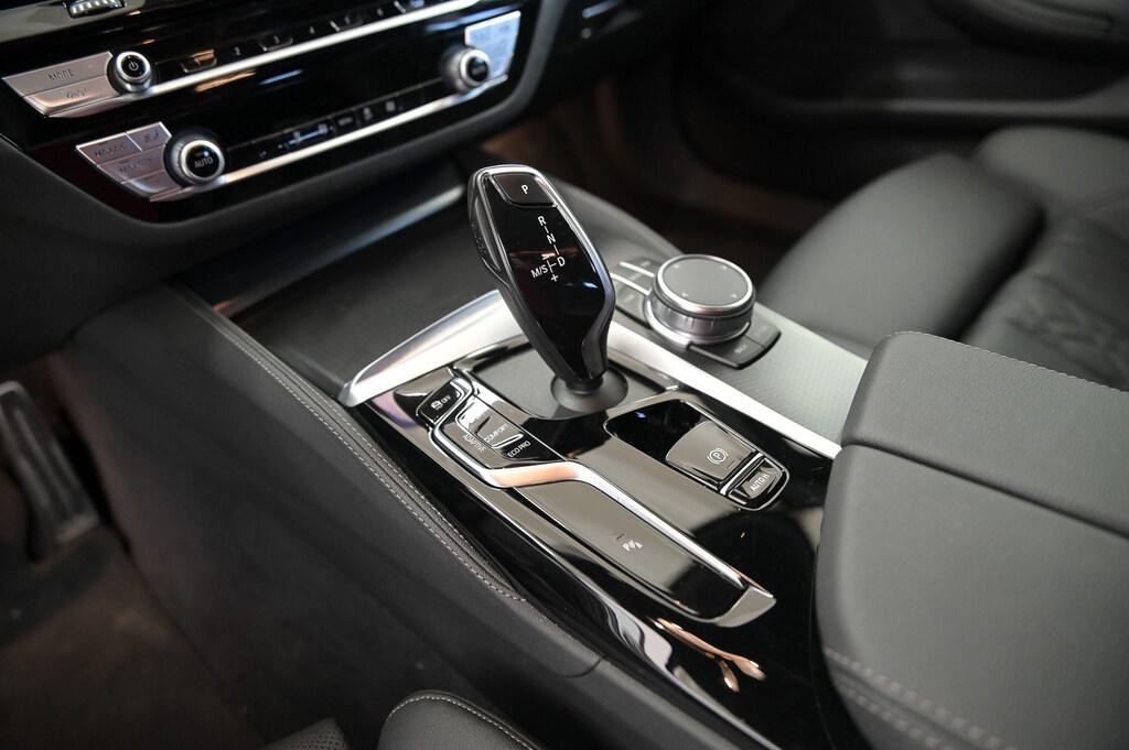 BMW Serie 5 520d Touring mhev 48V xdrive Msport auto