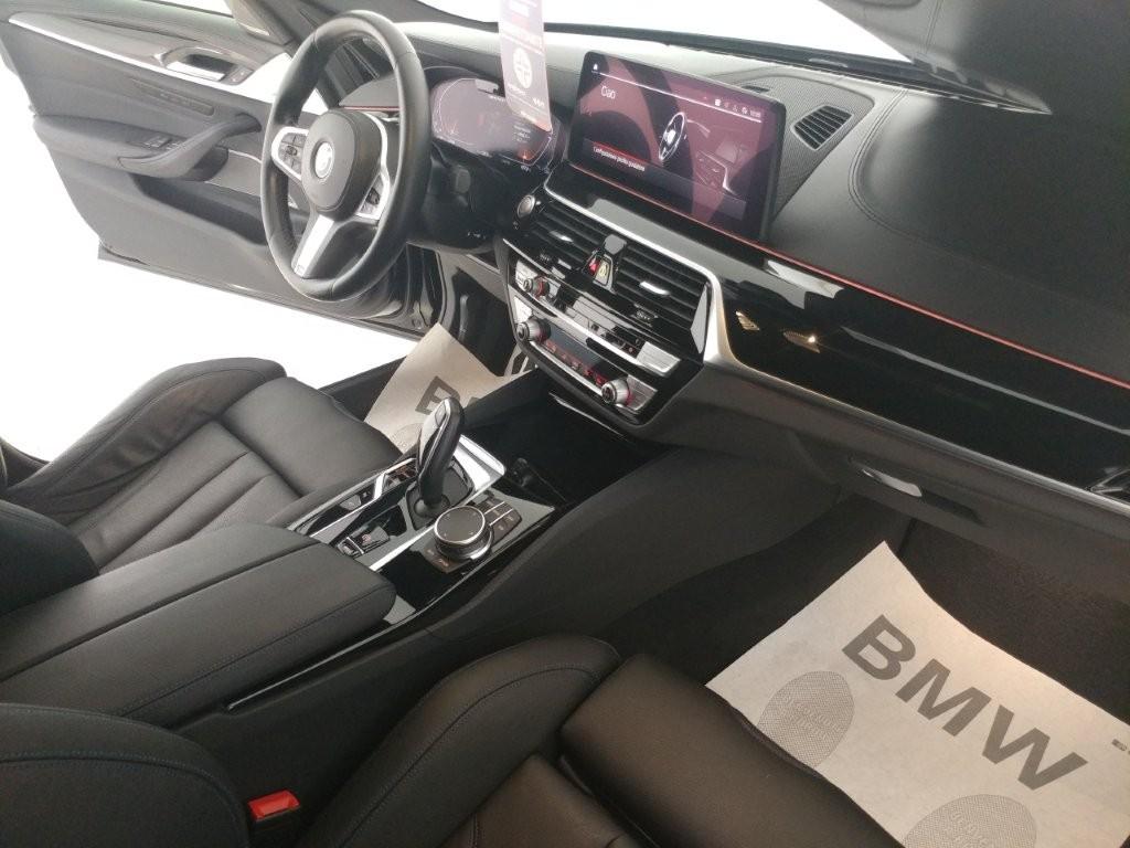 BMW Serie 5 M M550i mhev 48V xdrive