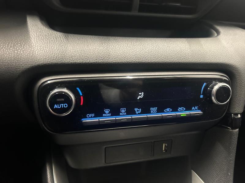 Toyota Yaris 1.5 hybrid Business