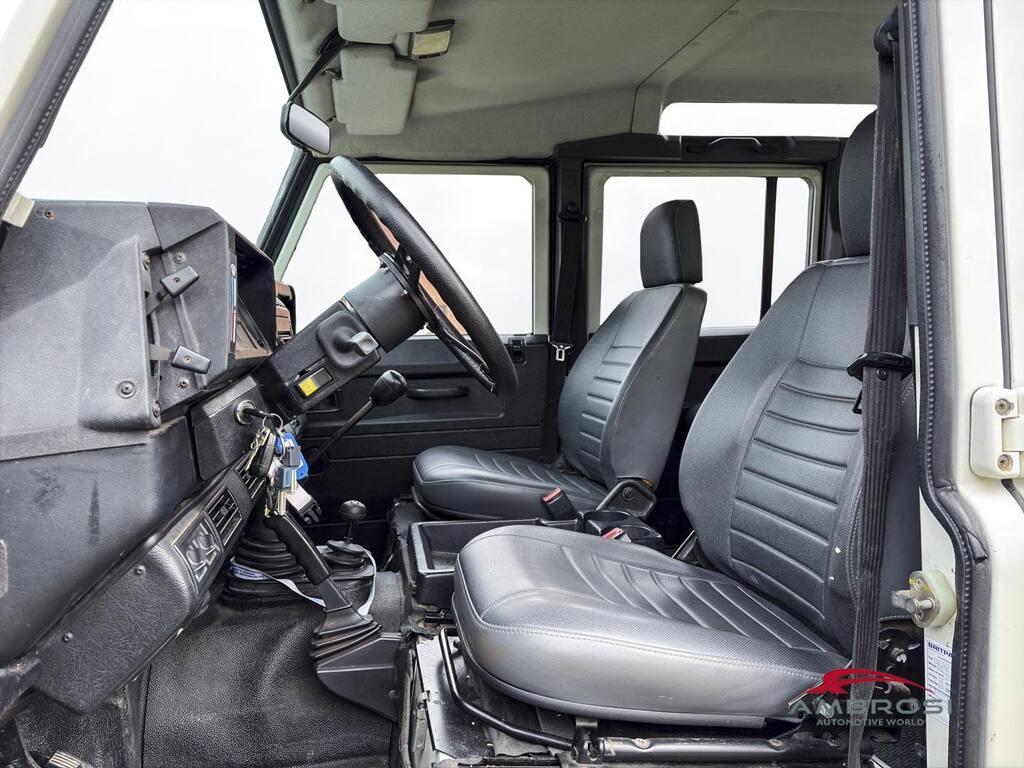Land Rover Defender 110 2.5 td5 S SW