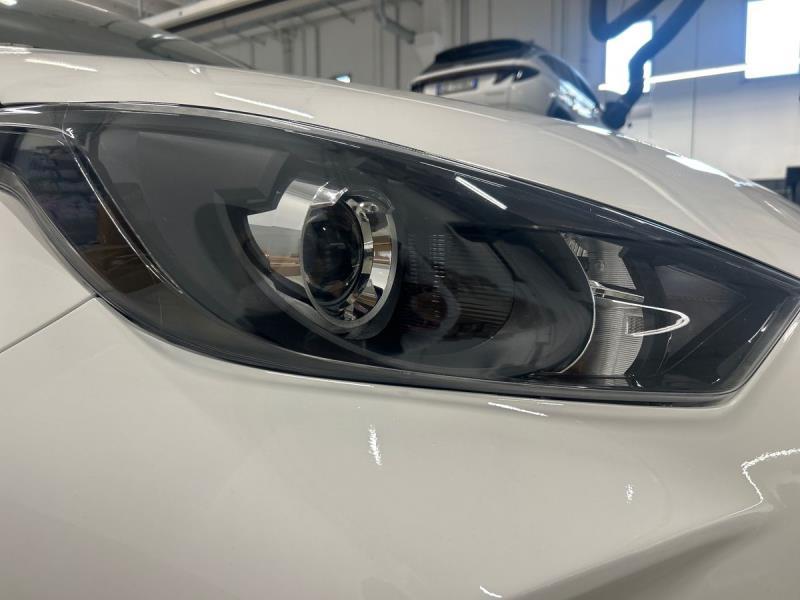 Toyota Yaris 1.5 hybrid Business