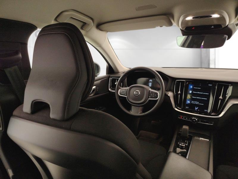 Volvo V60 2.0 B3 Momentum Business auto 7m
