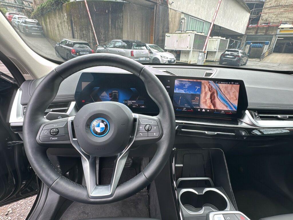 BMW iX1 edrive 20 X-Line
