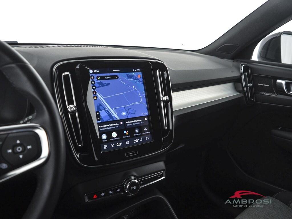 Volvo XC40 2.0 b3 Plus Dark auto