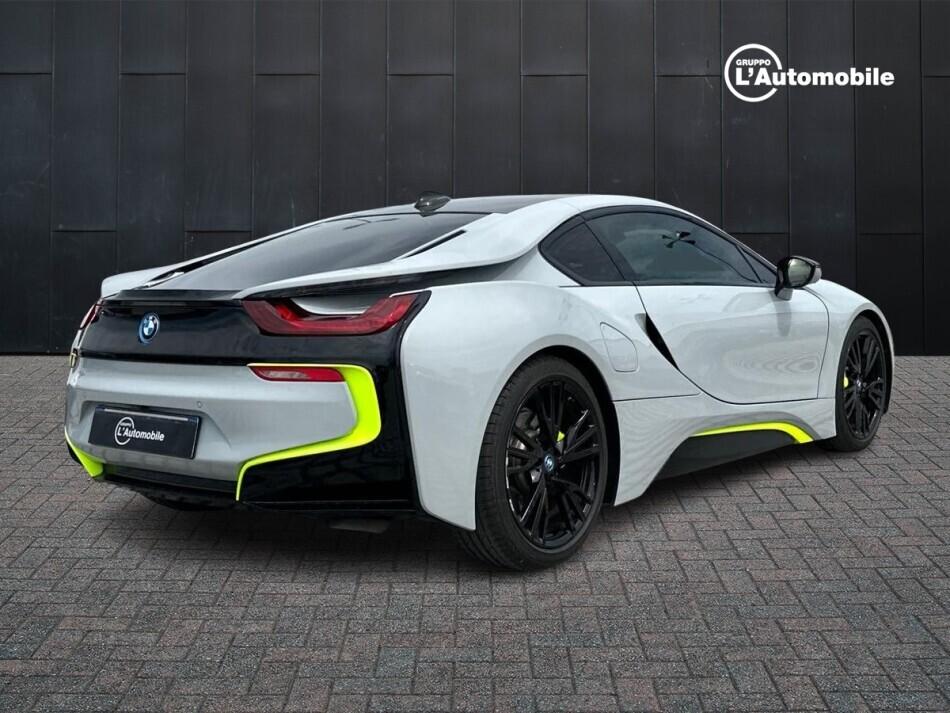 BMW i8 Coupe 1.5 auto