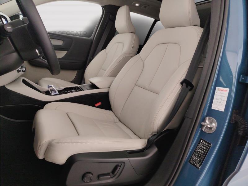 Volvo XC40 2.0 b4 Ultimate Dark awd auto
