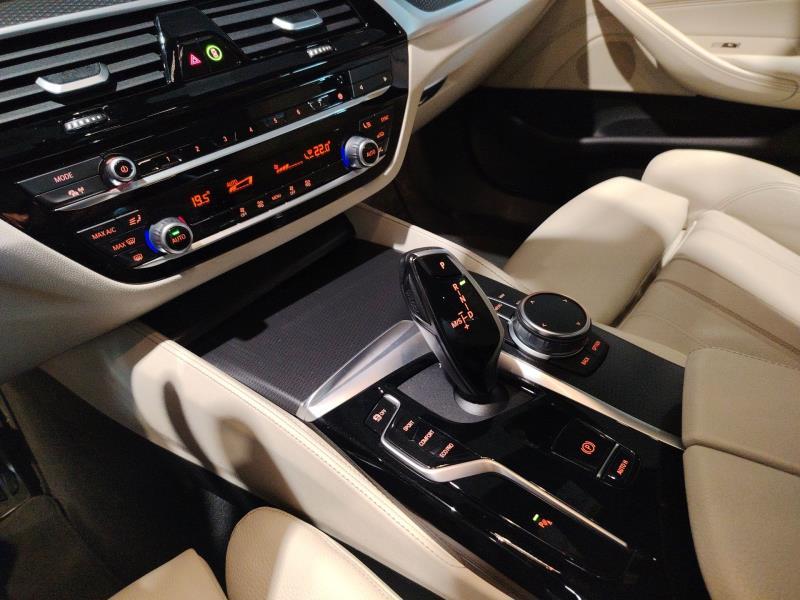 BMW Serie 5 530d Touring mhev 48V xdrive Msport auto