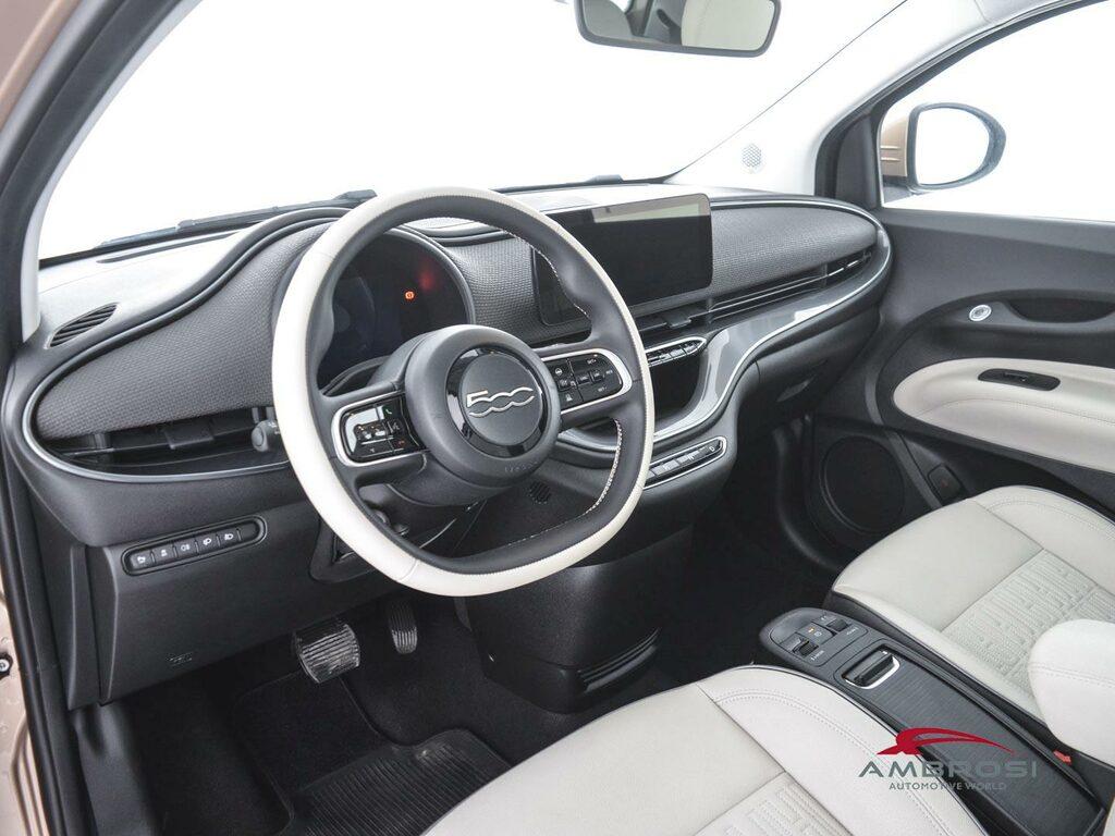 Fiat 500 e 42 kWh La Prima