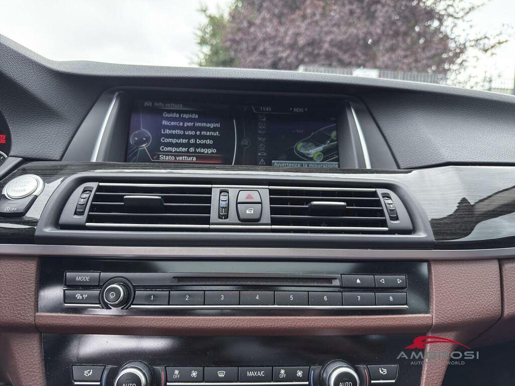 BMW Serie 5 520d Touring xdrive Luxury 190cv auto