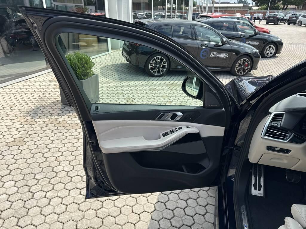 BMW X5 xdrive40d mhev 48V Msport auto