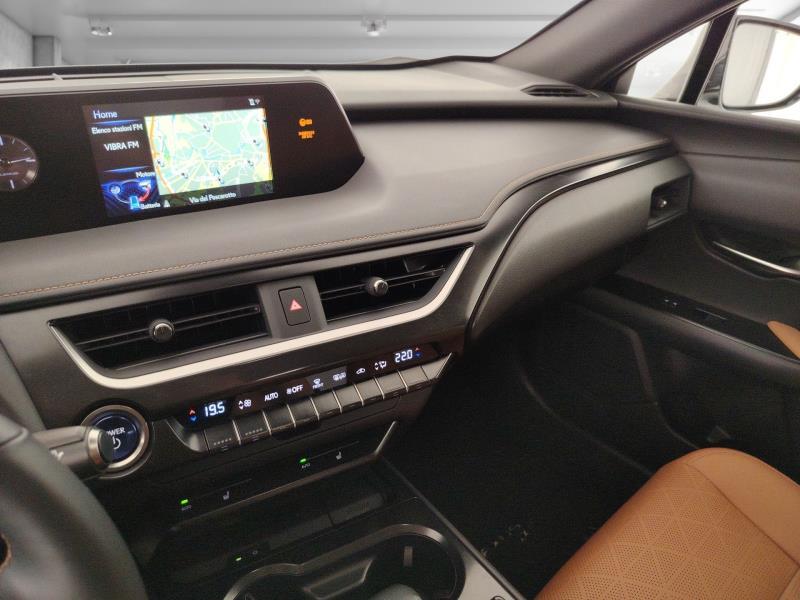 Lexus UX 250h Luxury 2wd cvt my20