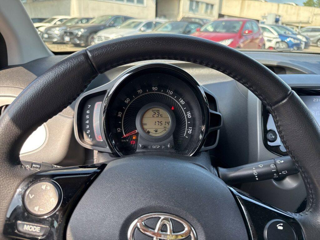 Toyota Aygo 5p 1.0 x-play 72cv