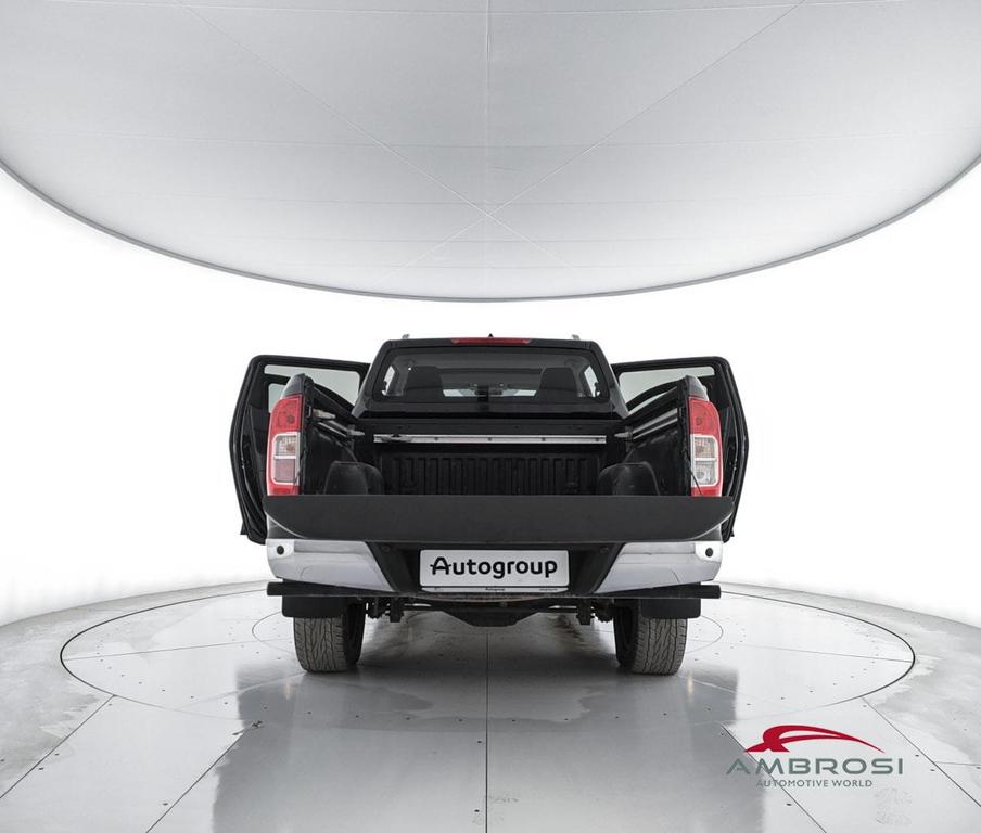 Nissan Navara 2.3 dci d.cab Tekna 4wd 190cv auto my19