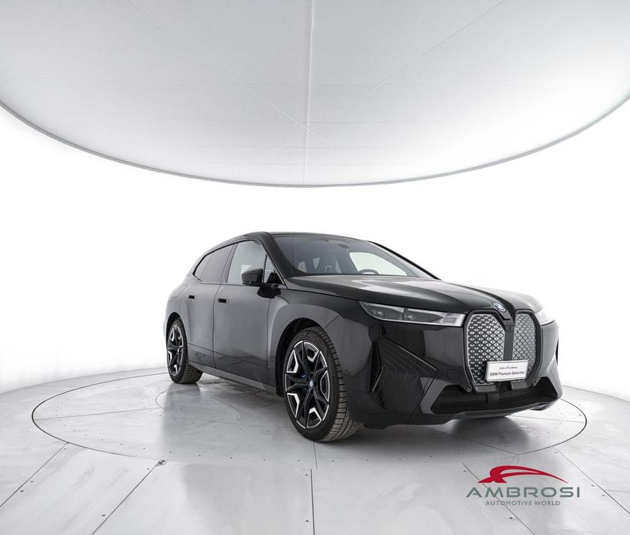 BMW iX xdrive50 pacchetto sportivo