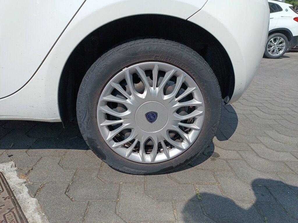Lancia Ypsilon 1.2 Silver 69cv