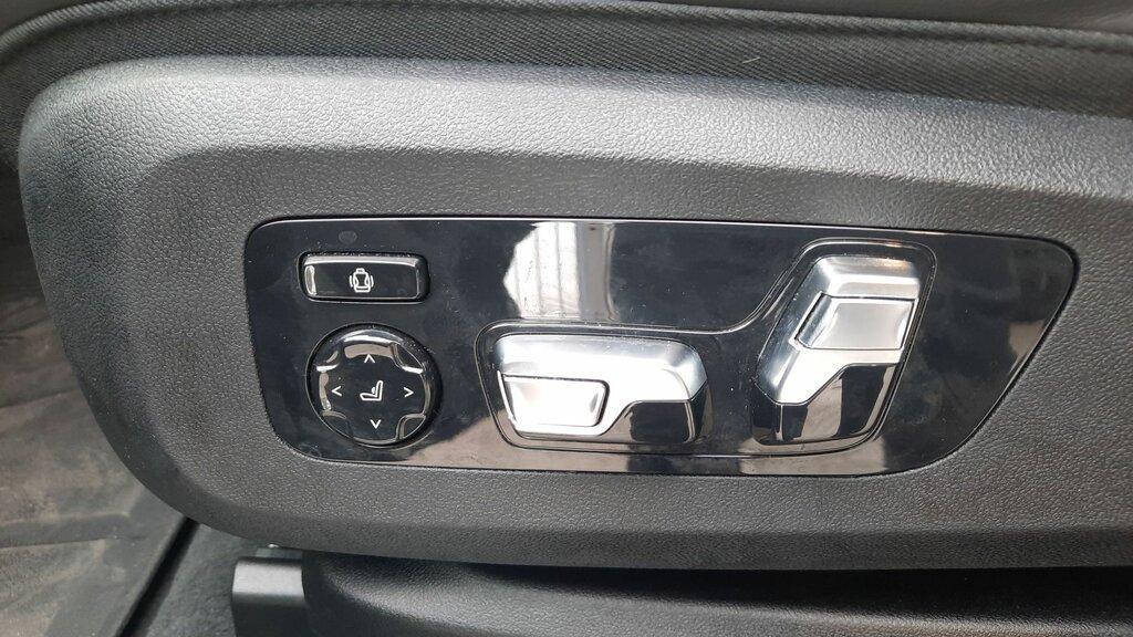 BMW XM 4.4 steptronic