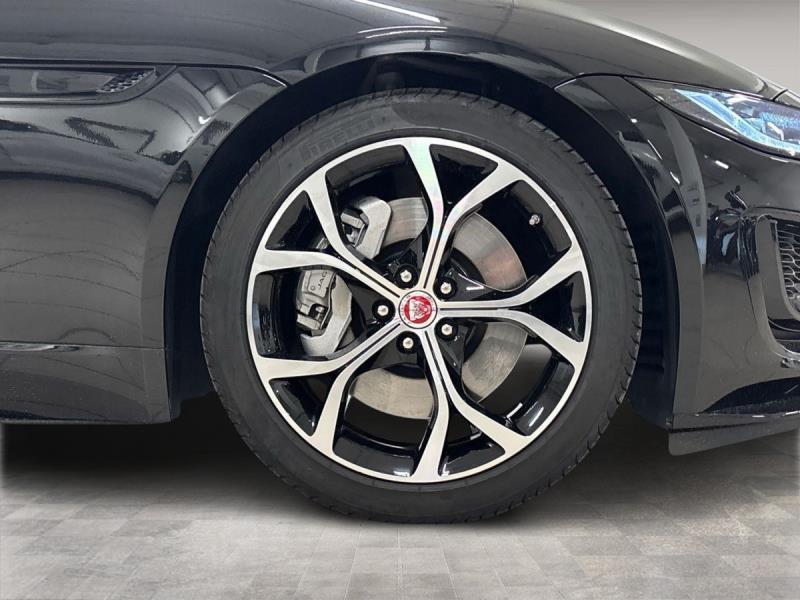 Jaguar F-Type Coupe 2.0 P300 R-Dynamic Black rwd auto
