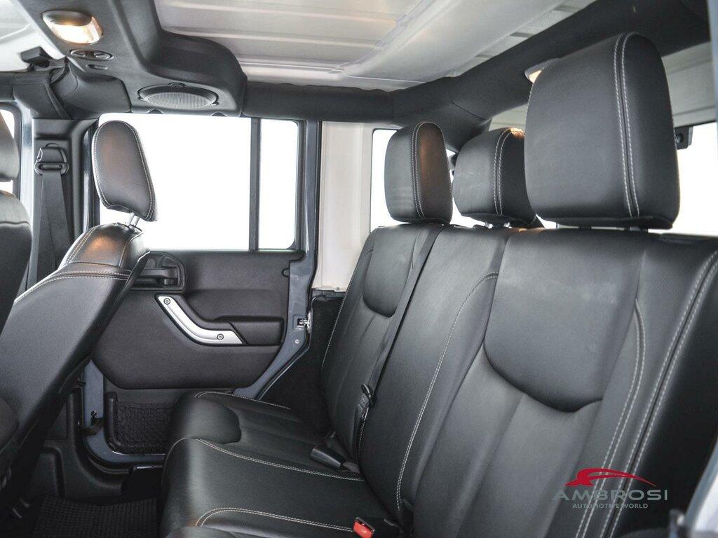 Jeep Wrangler Unlimited 2.8 crd Sahara auto E5+