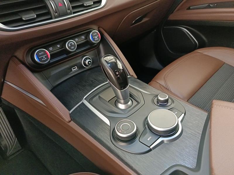 Alfa Romeo Stelvio 2.0 t Executive Q4 200cv auto my19