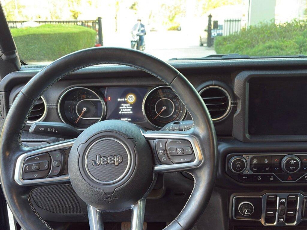 Jeep Wrangler Unlimited 2.0 turbo Sahara auto