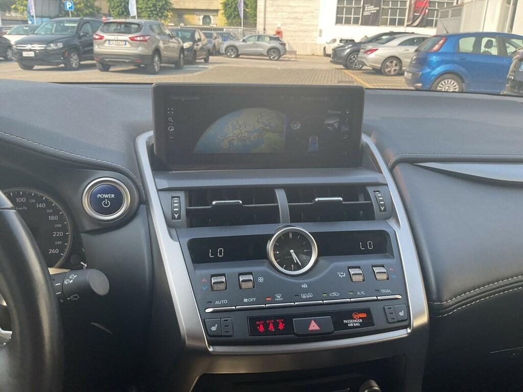 Lexus NX 300 h 2.5 Premium 4wd cvt