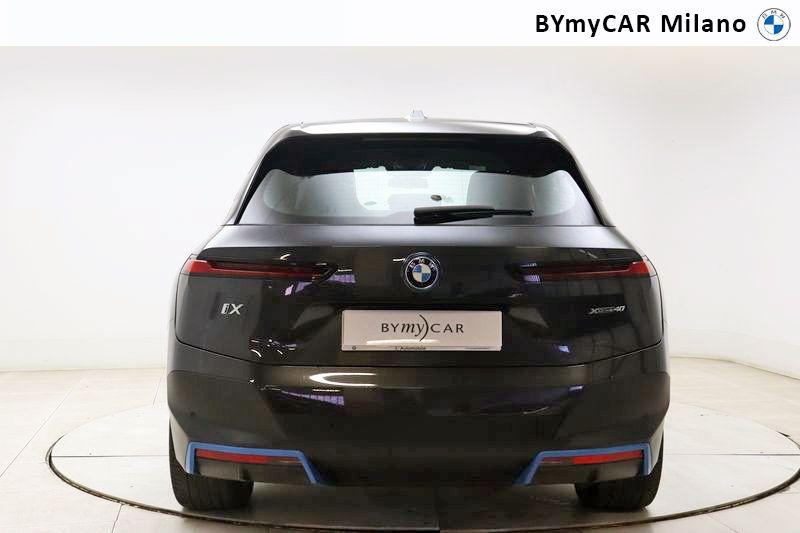 BMW iX xdrive40 pacchetto sportivo