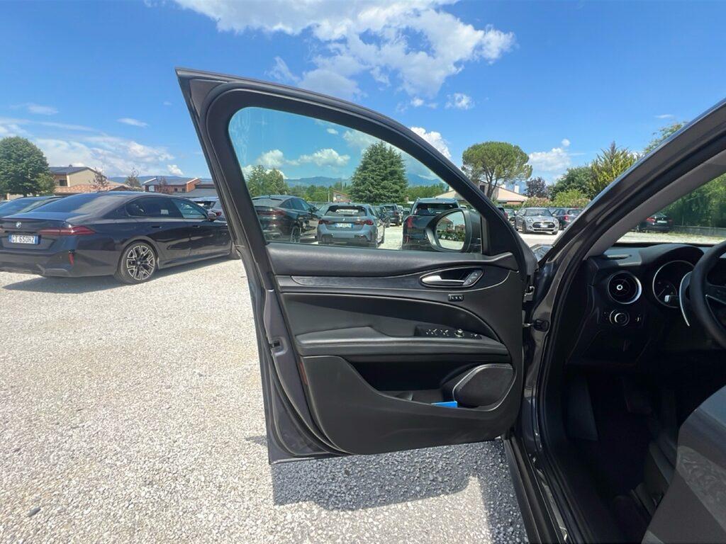 Alfa Romeo Stelvio 2.2 t B-Tech Q4 210cv auto