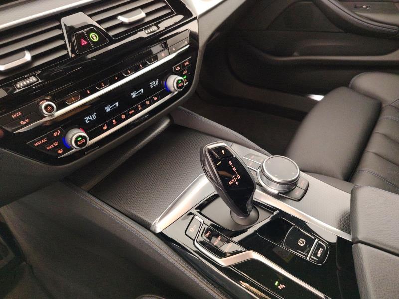 BMW Serie 5 520d Touring mhev 48V xdrive Msport auto