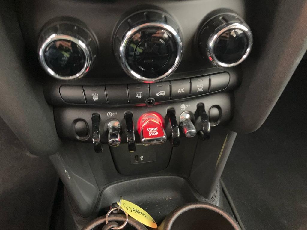 Mini Cooper 1.5 TwinPower Turbo Cooper Business DCT
