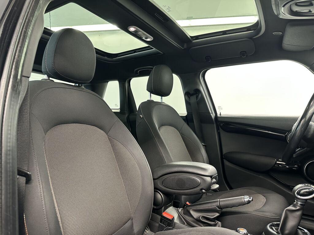 Mini Cooper D 1.5 D Cooper D Business XL Auto