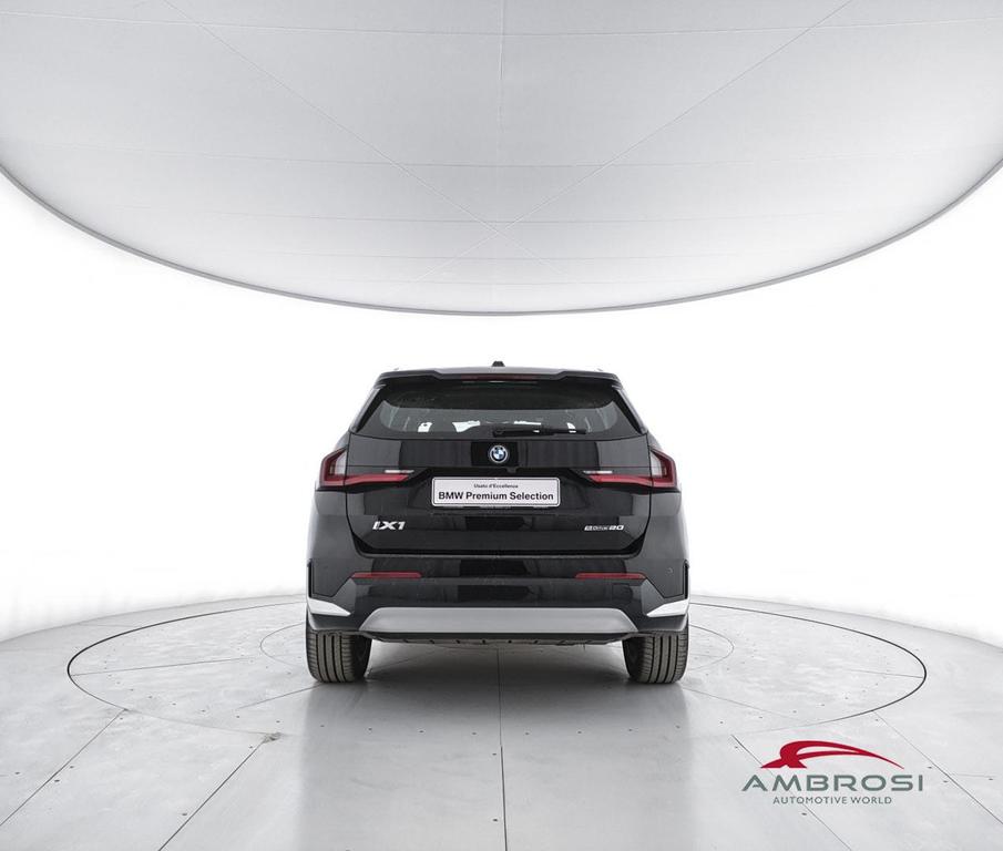 BMW iX1 edrive 20 X-Line