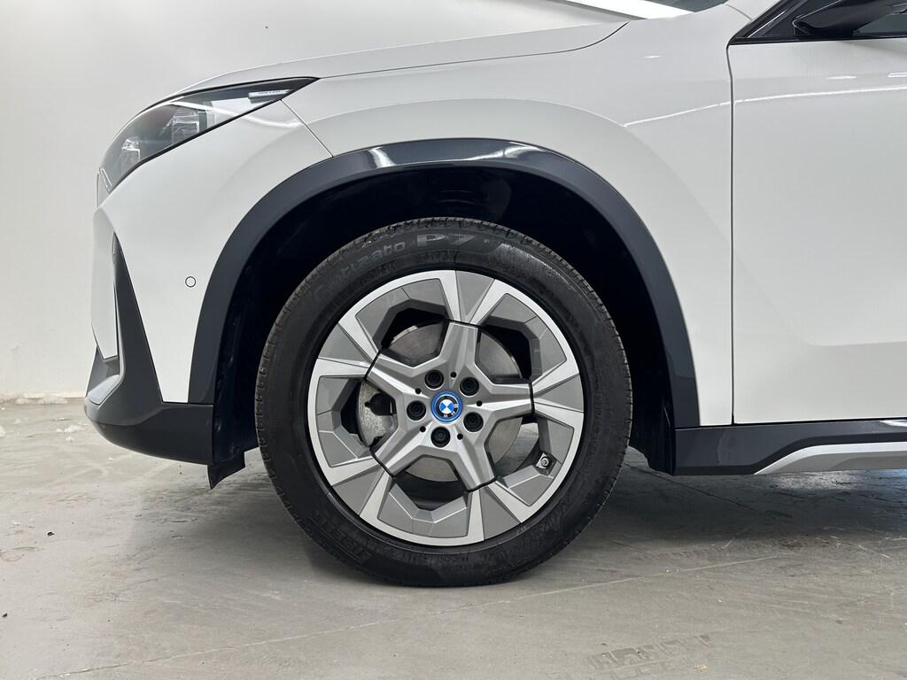 BMW iX1 edrive 20 X-Line