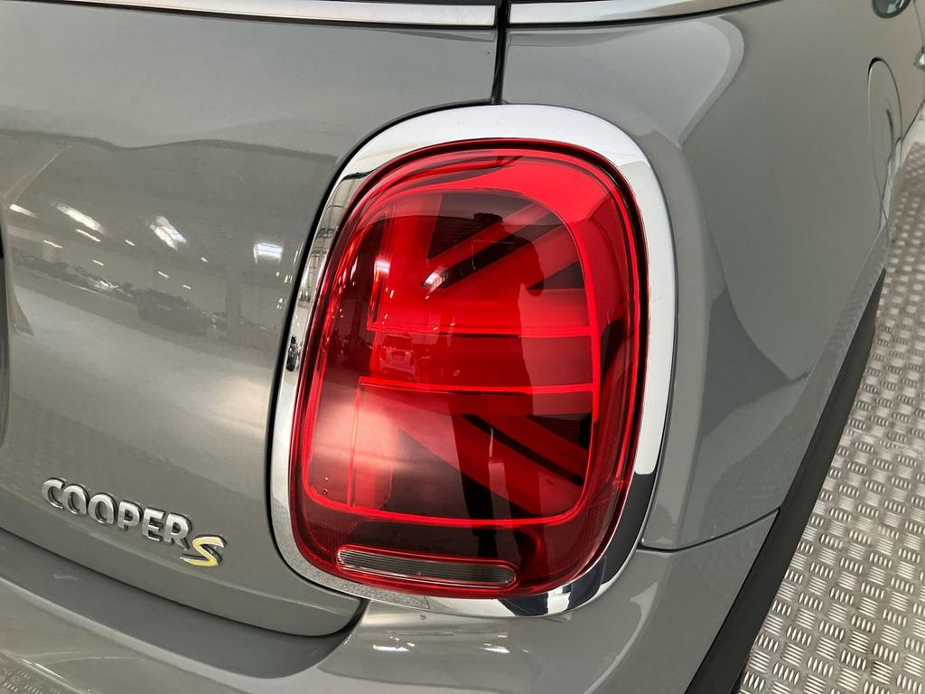 Mini Cooper SE 3p Classic auto