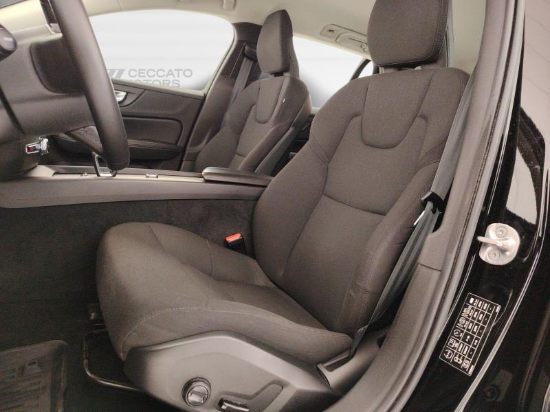 Volvo V60 2.0 B3 Momentum Business auto 7m