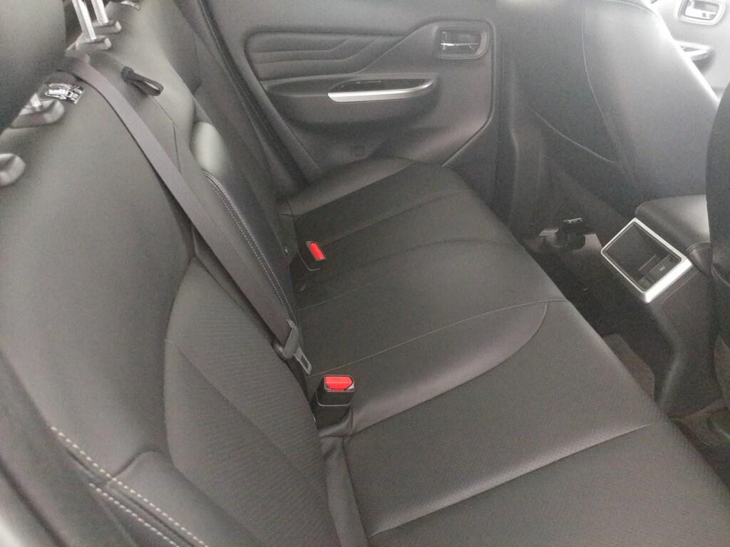 Mitsubishi L200 d.cab 2.3d Intense 4wd 150cv auto