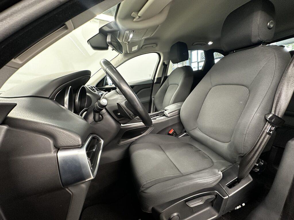 Jaguar F-Pace 2.0d i4 Pure awd 180cv auto my18